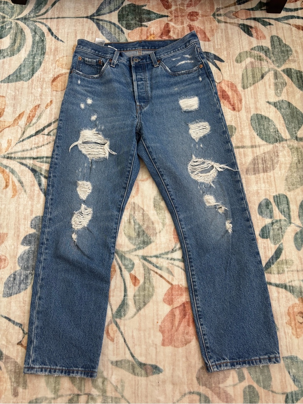 Levi’s 501 Women’s Distressed Jeans – W28 L26